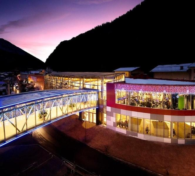 The Outlet Center Brenner at evening
